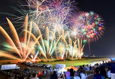 北日本新聞納涼花火 富山会場生中継